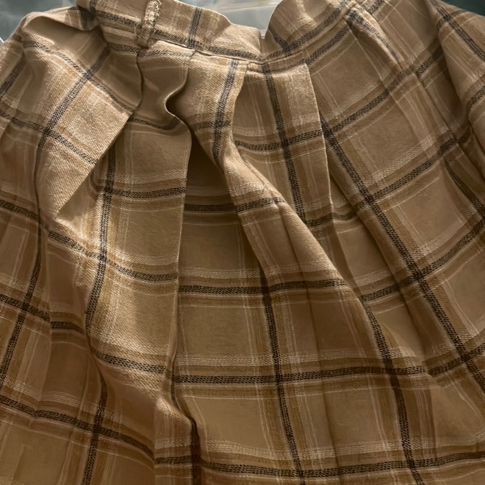 pleaded plaid brown skirt with matching bag